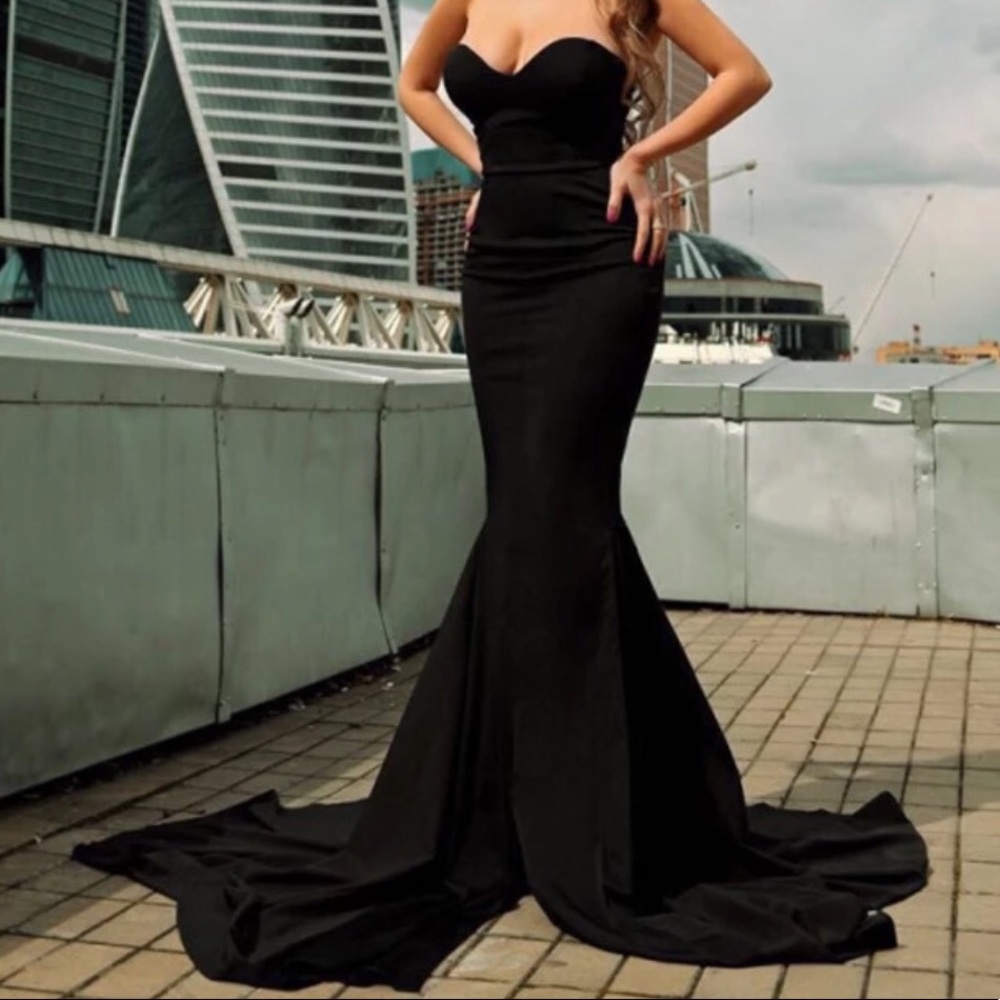 Strapless Black Mermaid Evening Dress
